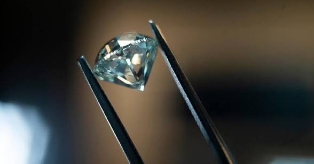 Angola Plots Commanding Stake in De Beers, Africa's Biggest Diamond Company